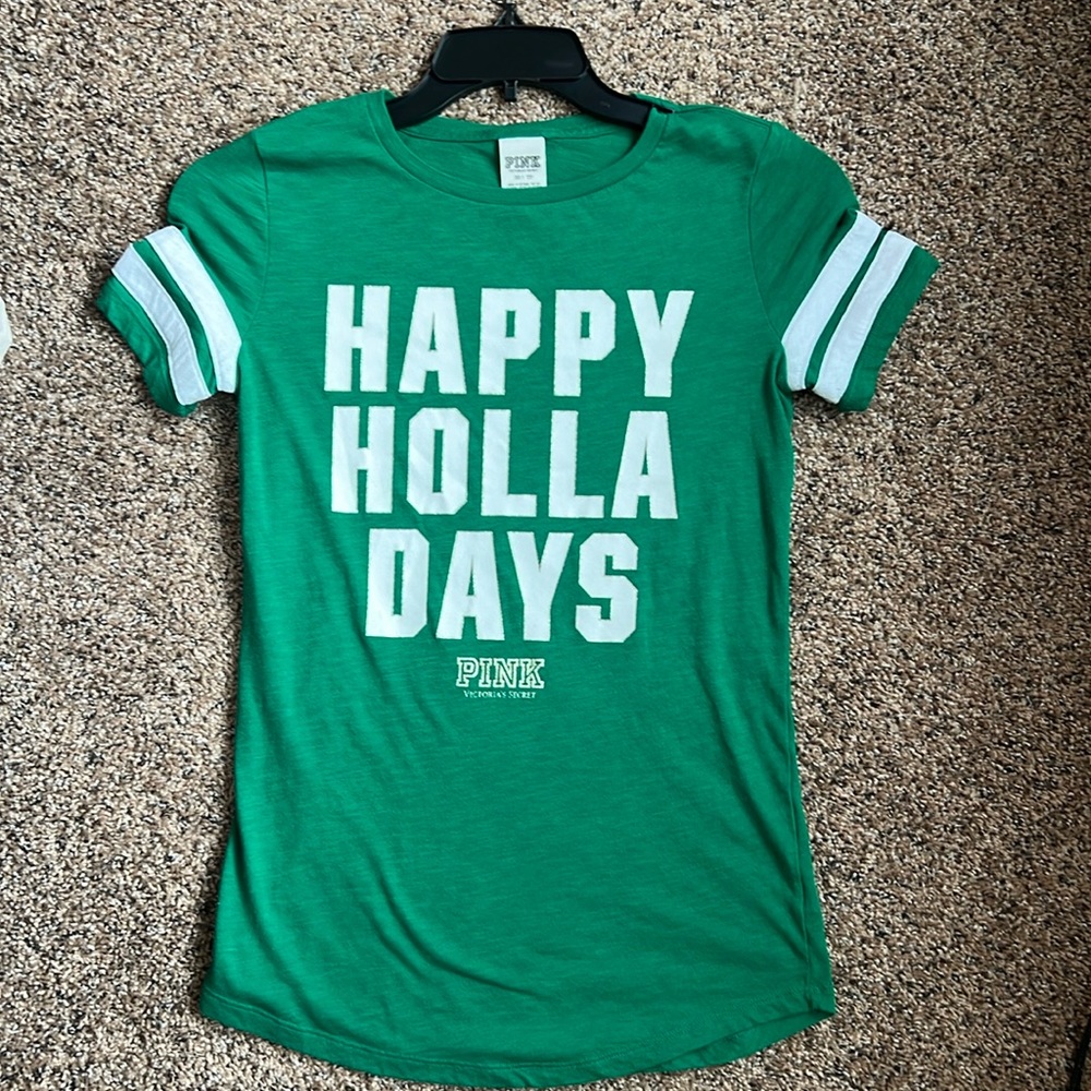 VS PINK holiday tee
